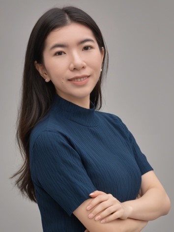 卢欣彤女士